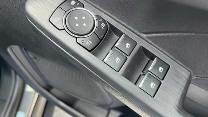 Ford Kuga 2.5 FHEV ST-Line 5dr CVT Hybrid Estate - Image 41